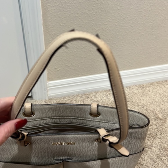 Michael Kors Purse - Picture 4 of 9